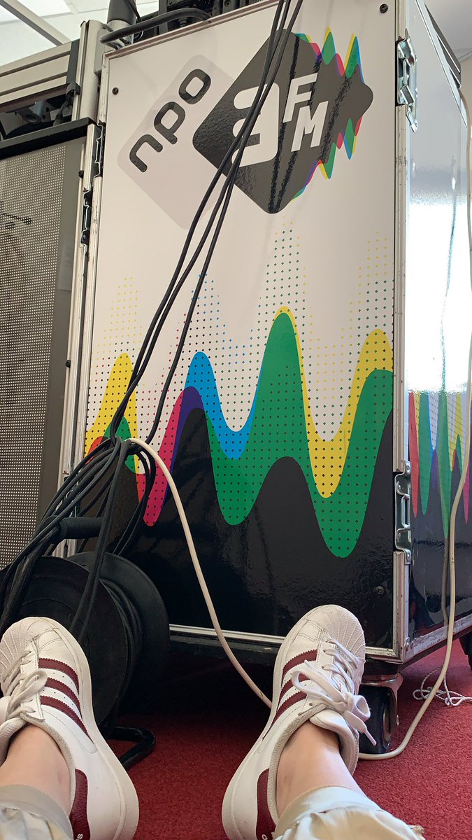 joystempher's tweet photo. Mijn voeten in een studio. #NPOCampus https://t.co/Qr87CfZMCd