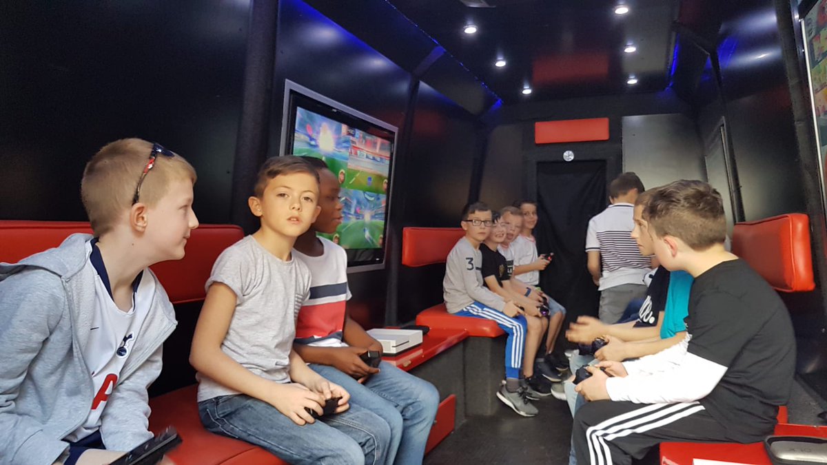 GameWagon's tweet photo. Gamewagon believes that gaming is better together. Playing with up to 12 to 14 friends makes an awesome Birthday party!
 #GamingOnWheels #EpicGamingParties  #GameWagon https://t.co/SreaGrHOCg