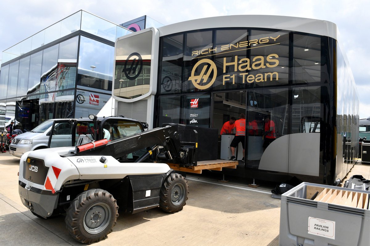 HaasF1Team's tweet photo. Silverstone setup underway 🛠️🇬🇧

Crews have been busy since Sunday getting prepared for the #BritishGP https://t.co/fSWpp0Czi4