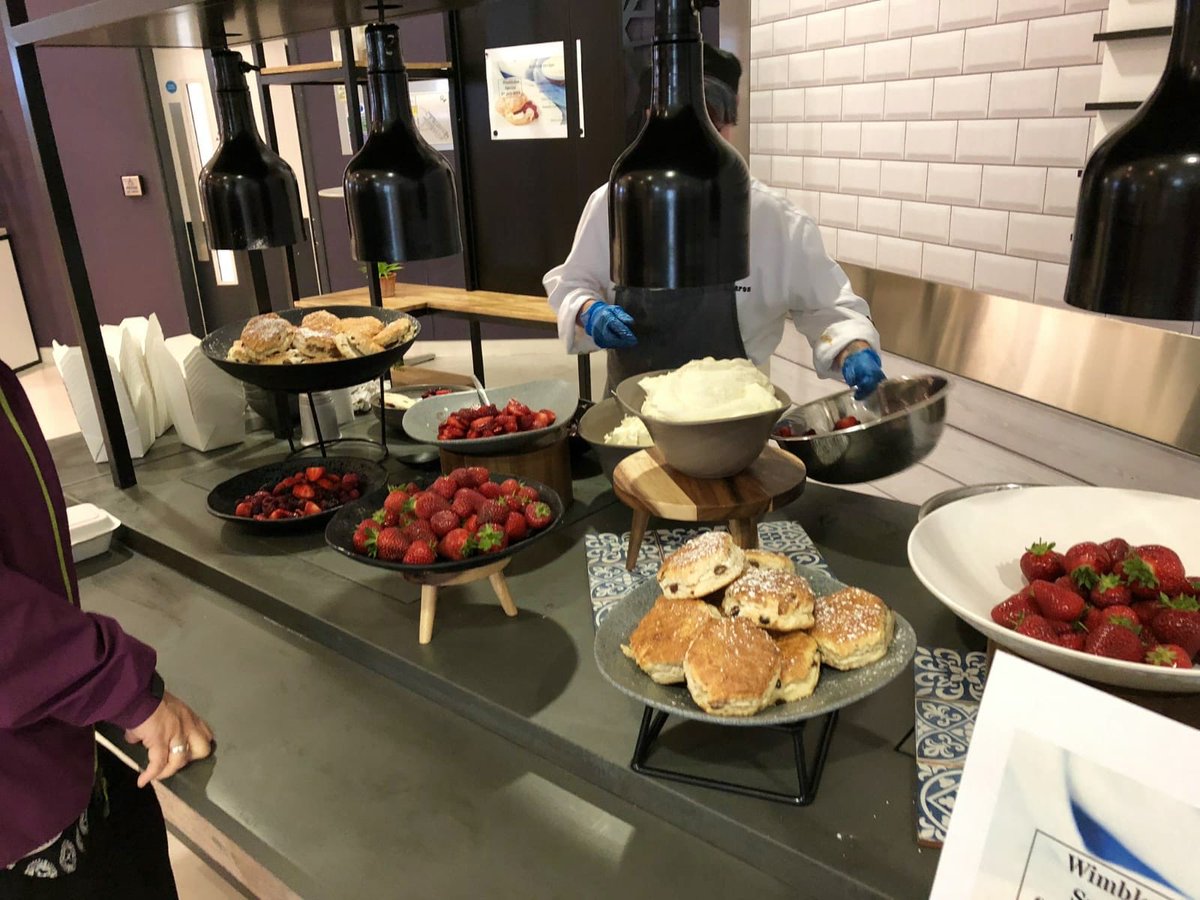 Kimburford74's tweet photo. Bringing a little bit of #Wimbledon 🎾 to #Cheshire for our client today 🍓😍 #modernrecipe #qualityoflife #afternoontreats #delicious #culinarytreats #workplacedining #EmployeeExperience #localproduce https://t.co/2JCIqW9NNH