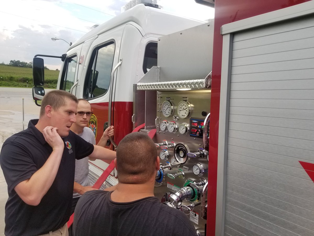 DunklinFireSC's tweet photo. Training on the new Rescue Engine! https://t.co/lSxbXA7Xj1