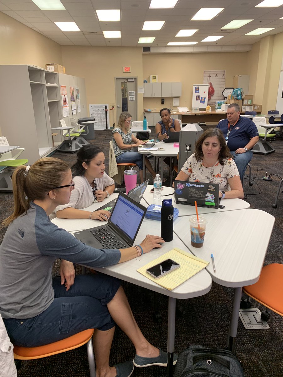 BCPSInnovates's tweet photo. Media Specialists working on a Cloud Assignment with Online Databases. #SeasonsofLearning #lmboza https://t.co/phxMBbKfLK