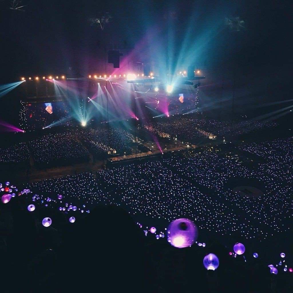fltrjeonpjm's tweet image. Happy 6th anniversary to us armys 💜 @BTS_twt #ArmyMeansFamily #6yearswithARMY #아미_6주년_축하해