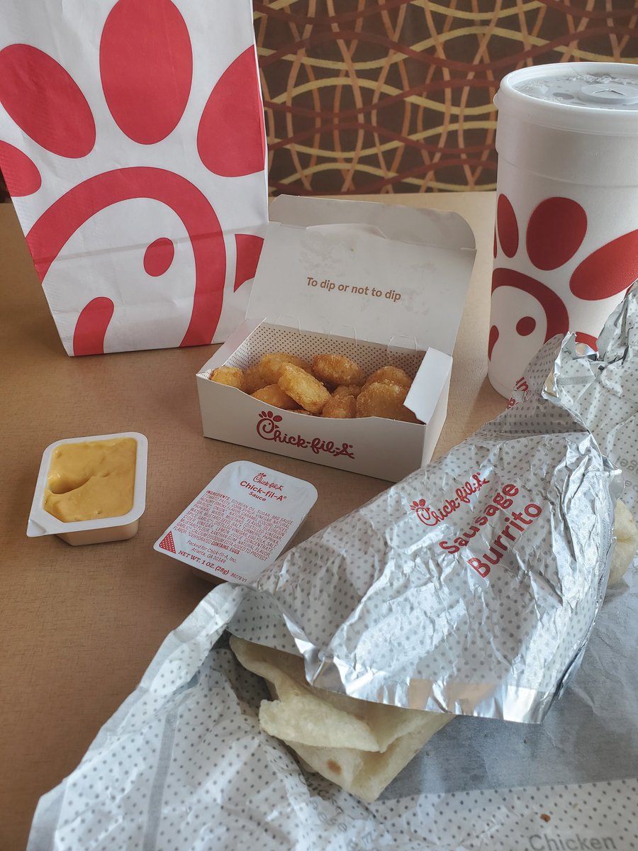 OkneeMe's tweet photo. Breakfast @ChickfilA ! #ChickfilA #eatmorechicken https://t.co/jsKWvp0CaV