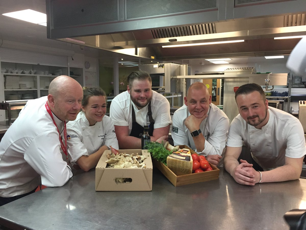 norwichcollege's tweet photo. Great to see this year's @EDP24 Chef of the Year judges are all former students!  L-R: Joe Mulhall, CCN Head of Hospitality; @MegGreenacre, Head Chef @ErpinghamHouse; @chefphillippo CCN Hospitality Lecturer; @Chef_Buzz Exec Chef @Brasteds &amp; @ChefDack Head Chef @thewine_cellar https://t.co/mDTwKMoJUZ