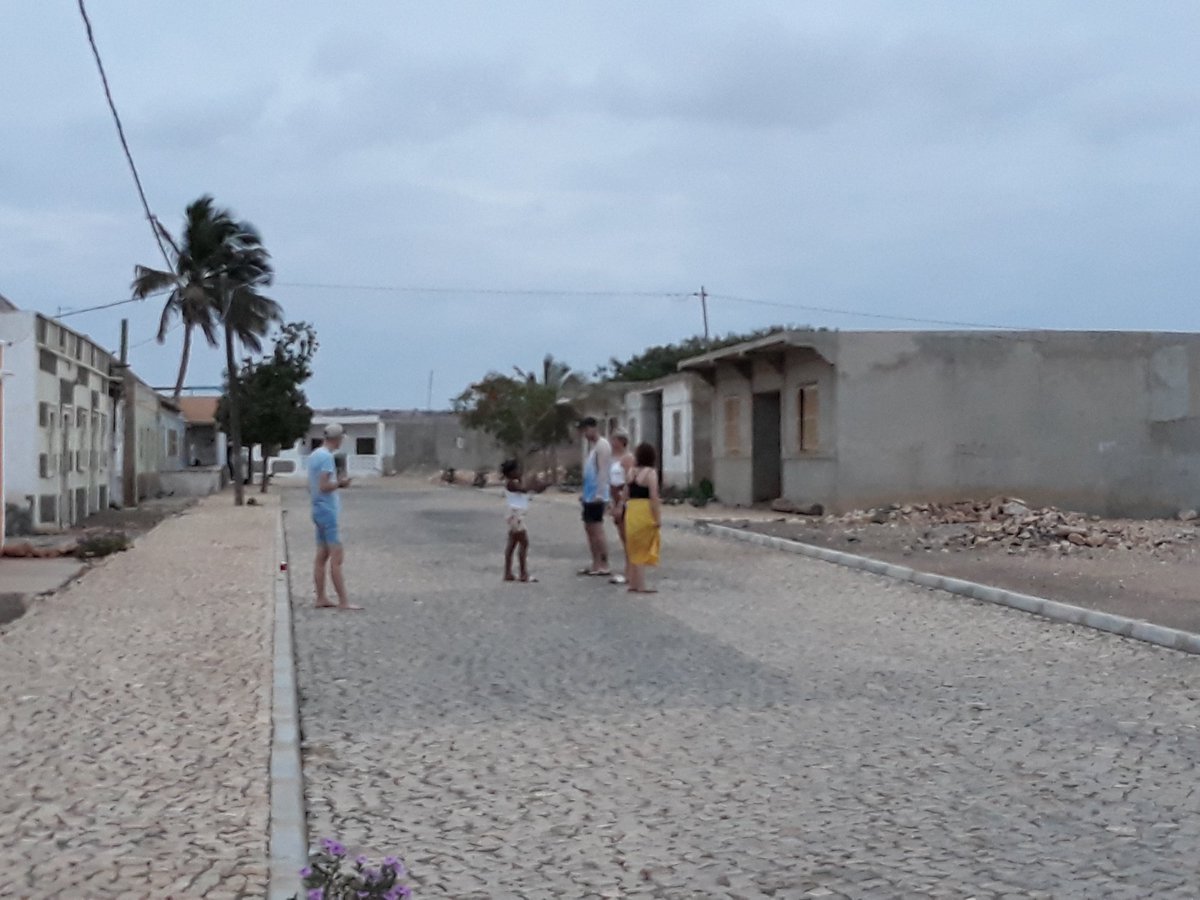 EizaguirreLab's tweet photo. #Fieldwork challenges and successes for the yearly @MSc_FAME field course in #CapeVerde. Already saw #sharks, danced in the street and tested #catchupa. @FMB_CaboVerde @EngageQM @QM_SBCS https://t.co/uwzTCjYzes