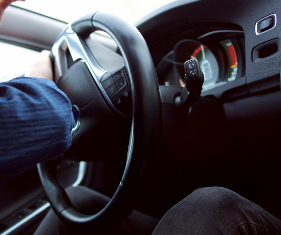 SkokieCarWash's tweet photo. Steering wheel too hot to handle? Prevent your hands from burning by turning your wheel 180 degrees when you park. This will keep the part you touch in the shade.
#TipTuesday #SummerCarTips #ReadersDigest #CarCare #CarWash #Detailing #CleanCar #SkokieHandCarWash #Skokie https://t.co/FDB3QmMC30