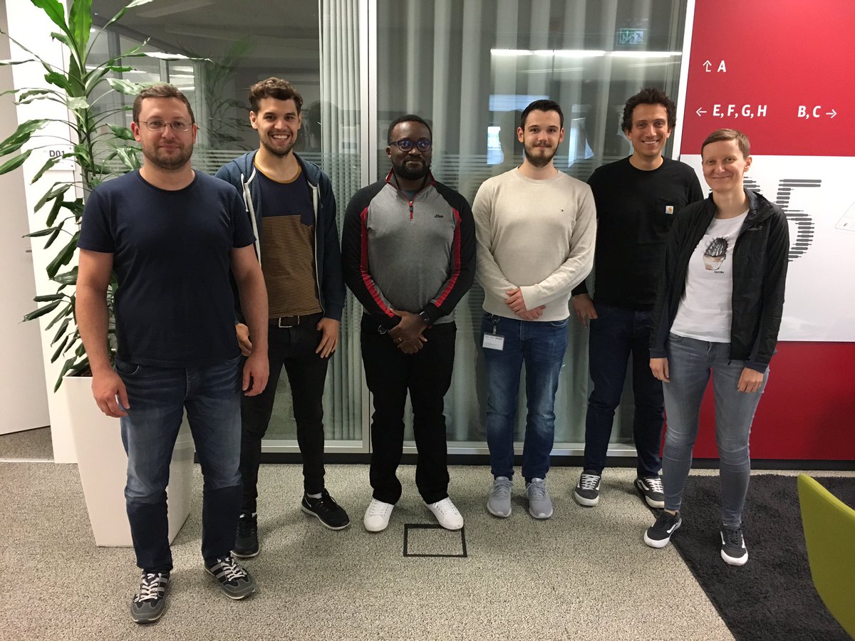 DaG_DBS's tweet photo. Herzlich willkommen im Team an unsere beiden Neuen: Steve und Matthias (Mitte) 🎉 https://t.co/2tD7R4ezJi