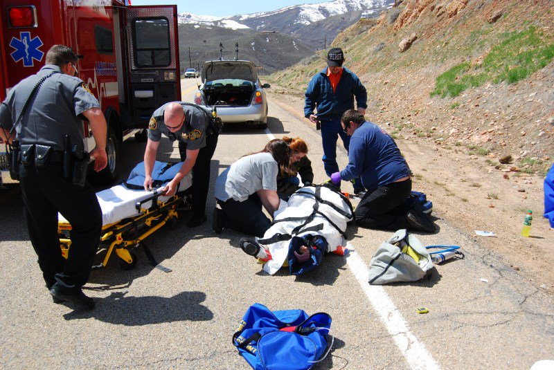 _atalliance's tweet photo. It looks like America’s roads are safe only for those who drive on them. For the second year in a row, cyclist and pedestrian fatalities rose, while the overall number of motorist deaths fell across the country, according to federal data. https://t.co/jHhQwT3EL6 https://t.co/ffhzNtEYzB