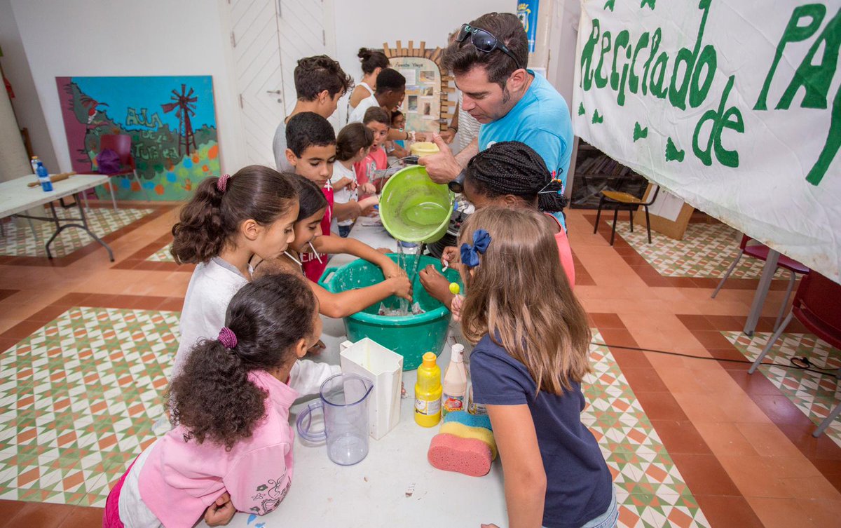 Cajasol's tweet photo. El @campusunset @Cajasol sigue su curso en #Huelva. Los participantes han visitado hoy el @AulaParqueMoret https://t.co/jy48NKWAzj #Verano2019 #MedioAmbiente #valores https://t.co/wCoUtS7bzV