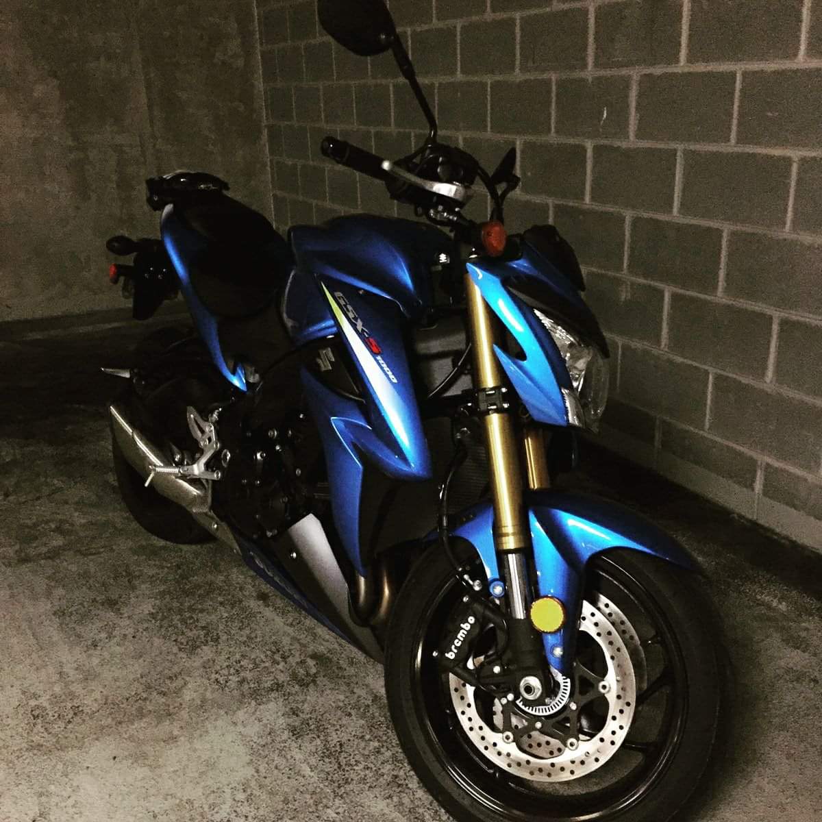 RrBmws1000's tweet photo. Shout out to my gone but not forgotten blue bomber
@suzukicycles @SportBikesInc @MotorCyclesBuzz @MotorcycleCom https://t.co/OemVTa2s7G