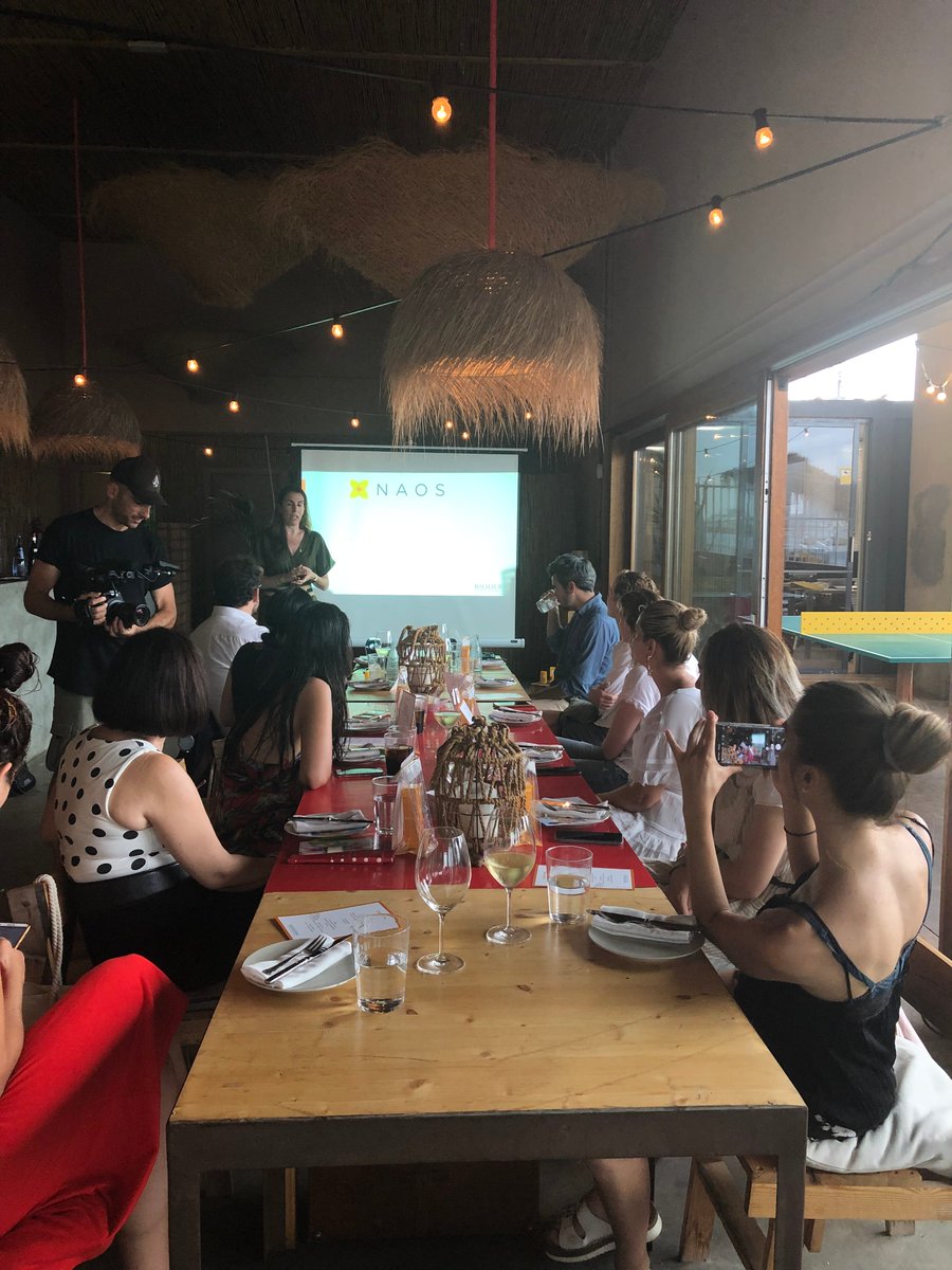 Bioderma_Es's tweet photo. Ayer pasamos un día súper 🔝 con las ganadoras de nuestro último concurso de la web. Todas ellas disfrutaron de una mañana de paddle surf en la playa de la Barceloneta y de una #BiodermaMasterClass sobre piel y sol de la mano del Dr. Josep González Castro @idermainstitut ☀️ https://t.co/feBoBMkvQA