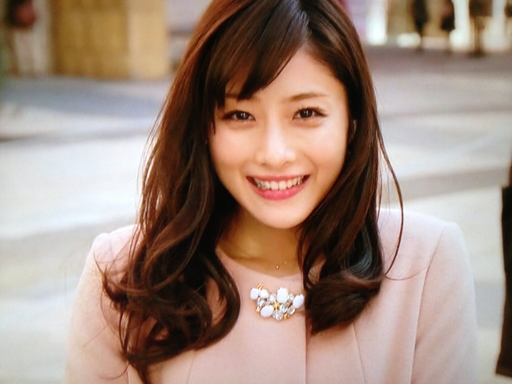 違うんだよ 違うの げろ可愛い石原さとみが見たいんだよ わたしゃブリブリぶりっ子サエコ さんが見たいんだ いいじゃん30でも石原さとみの顔は可愛いし ふわふわでふりふりでパステルカラーの洋服着てくれ Heavenご苦楽レストラン T Co