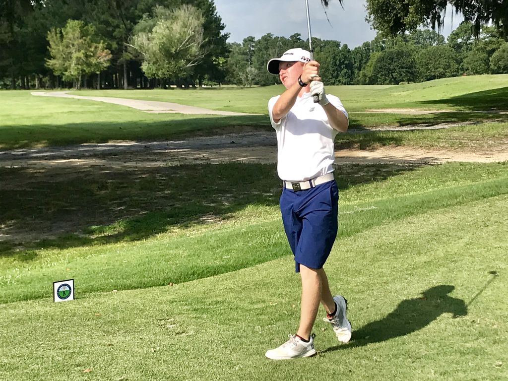 CGAgolf1909's tweet photo. The last group is off the tee at the stroke play qualifying round of the #SCJuniorMatchPlay 🏆⛳️ https://t.co/kGzTUCHgpn