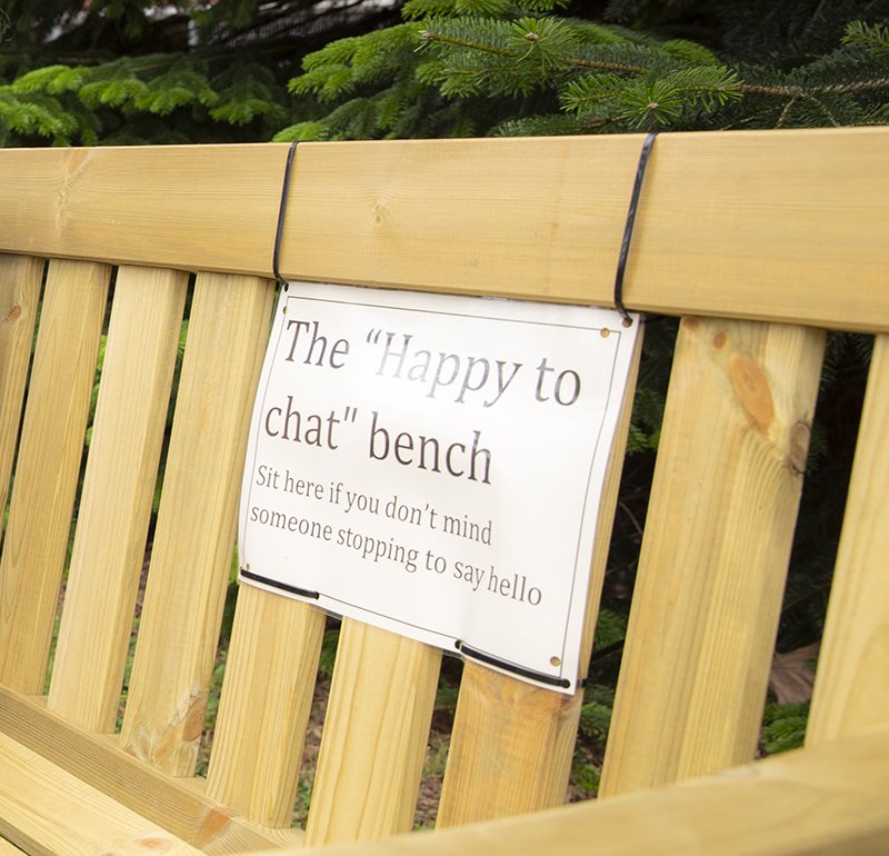 lyndaadams18's tweet photo. As part of our commitment @CompaniesHouse to support #wellbeingintheworkplace we have installed some 'HAPPY TO CHAT' benches. Simply stopping to say 'hello' can make a huge difference to someone feeling lonely.   
An initiative inspired by #burnhamonsea Police @BOSHTownCouncil https://t.co/Jo8u7XmUHX