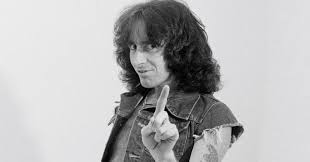 crockpics's tweet photo. Bon Scott was born this day in 1946. #RIP #BonScott #ACDC https://t.co/72oSc6lEN6