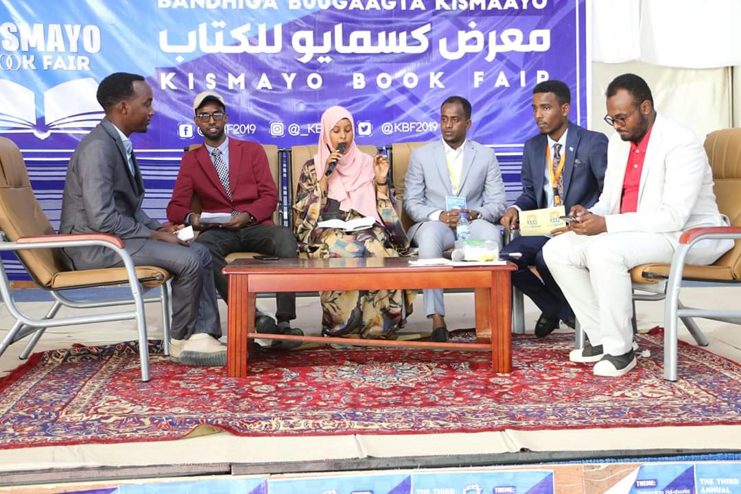 KBF2019's tweet photo. Khadar Cabdi: Qalinka waa la koriyaa waana la naaxiyaa; waxaan aaminsanahay in dhallinyaradu waxbadan qabteen, dhallinyarada ha la dhiirrigeliyo oo ha la taageero.

#KBF2019 https://t.co/0LKJUxVele