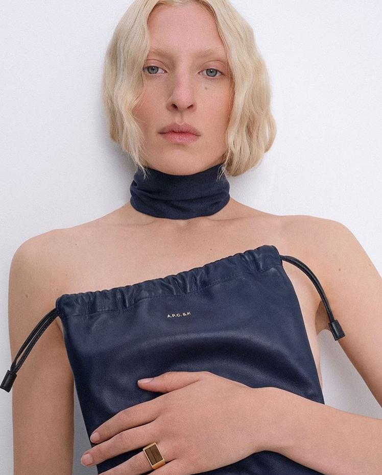 APC_USA's tweet photo. #SuzanneKoller Interaction 2, launching July 15th 2019.

-
Maggie Maurer shot by Bibi Borthwick
#APC #INTERACTION2 #ObviousClassics https://t.co/jswfUxgQl5