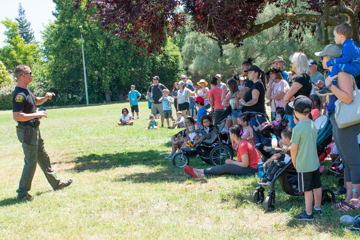 sacsheriff's tweet photo. What a great turnout! We gave away backpacks, life jackets, and bicycles. Kids and adults enjoyed the food, activities, demonstrations, and displays. Thanks for coming out to see us. #sacsheriff #salysu #marineenforcement #ssdk9 #community https://t.co/jTzC1Hh0SS