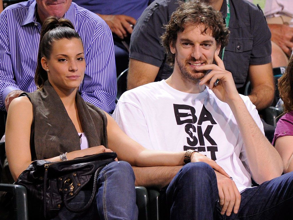 This is Pau with his old girlfriend, the one who cheated on him with a Lake...