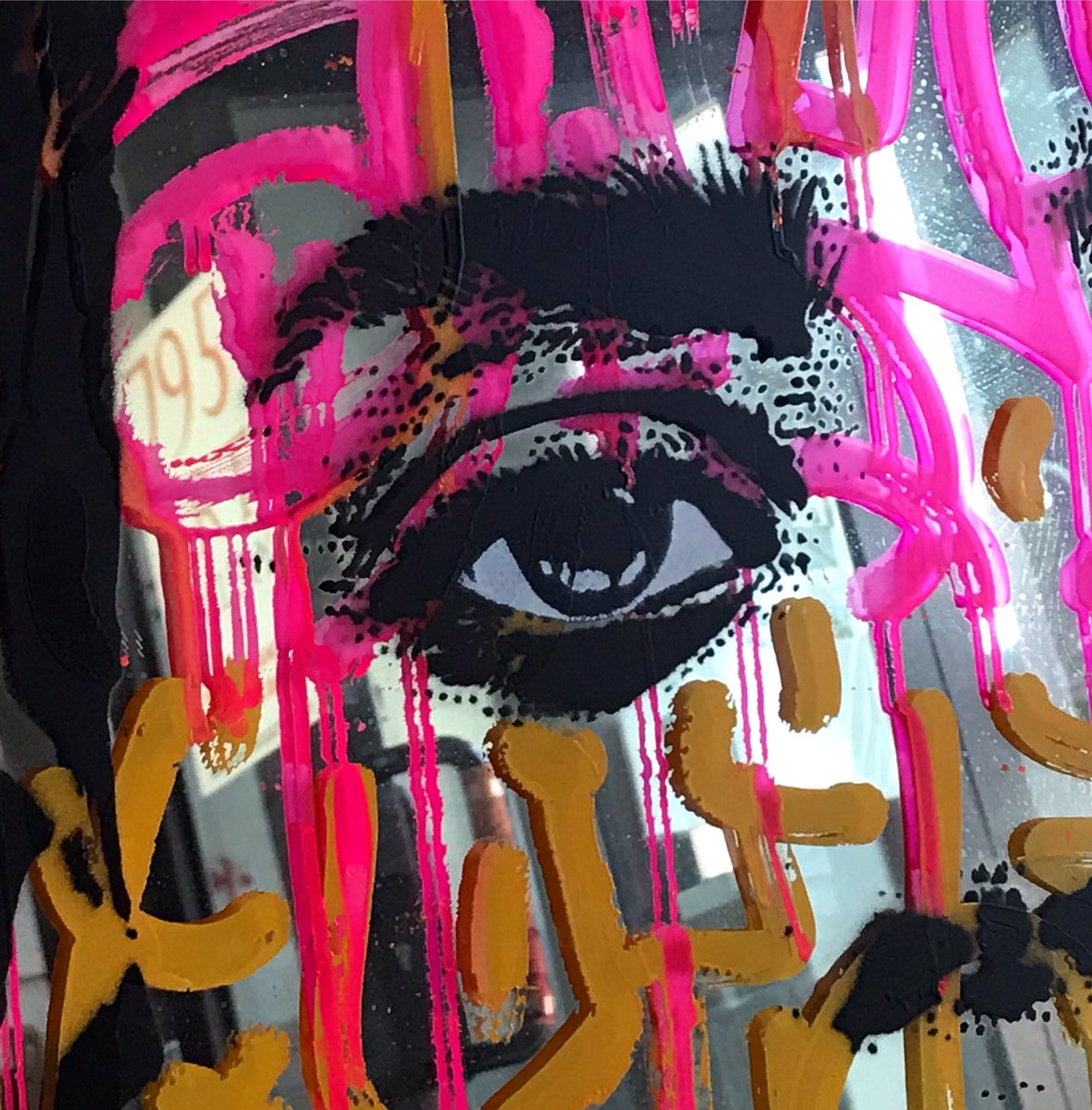 Giudecca795's tweet photo. La street art ha occhi ovunque: per le strade cocenti di Venezia e anche in galleria, dove invece stiamo al fresco dalle 15:30 alle 20:00  dal martedì alla domenica. 
Occhio alla street art!📸
[Ache77 + ExitEnter, Mirror (detail)] #ache77 #exitenter #venezia #giudecca795 https://t.co/XvXcCrAsLZ
