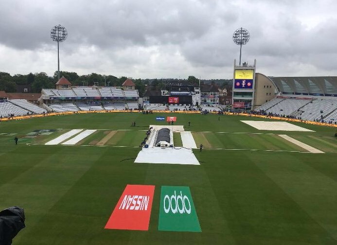 SirJadeja_Real's tweet photo. Dear @ICC

Is That The Way To Cover The Ground Of A World Cup Match? Come To India We'll Teach You How To Do It. You've Reduced This #CWC19 To A Joke. 😤😡  #INDvNZ #INDvsNZ  #RainStopsMatch https://t.co/wFU0cAz4S6