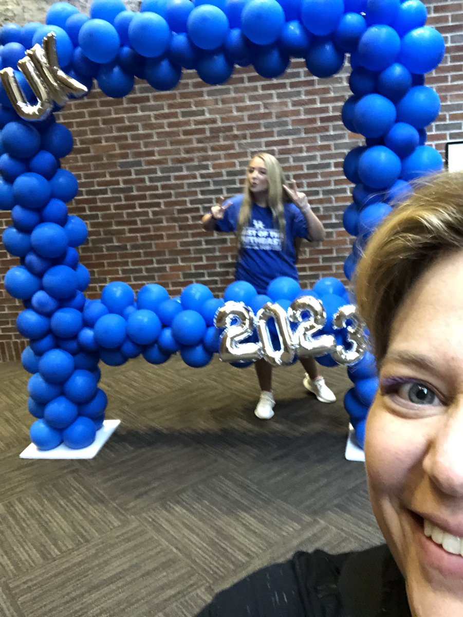 jenchaplin's tweet photo. UK Orientation with my niece ���️#seeblue https://t.co/g6e9whLbxq