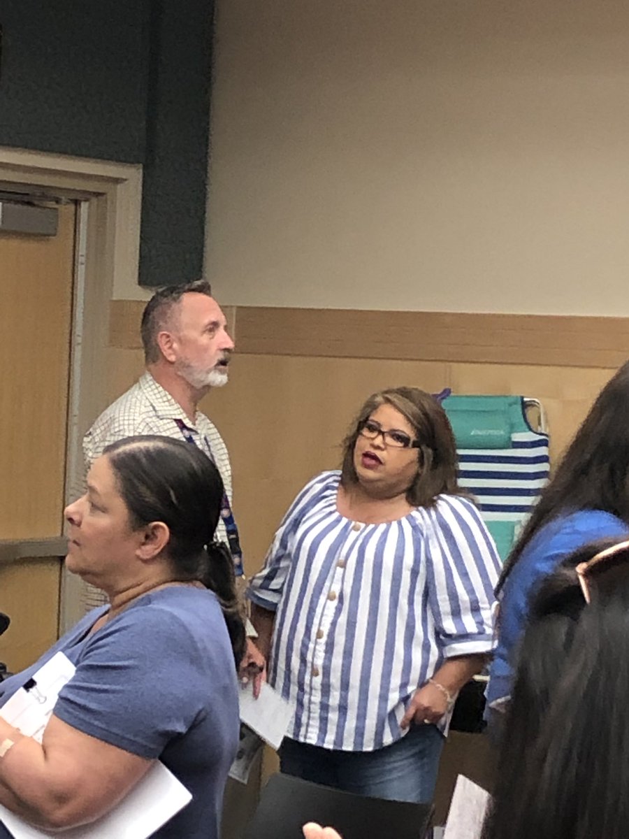 Evalderas3's tweet photo. Looking for some C.A.S.H.? Our writers are out to get some! @ssaisd @theamyshields @Dr_A_Flores #DiveIntoWriting https://t.co/GHNrbXR3s1