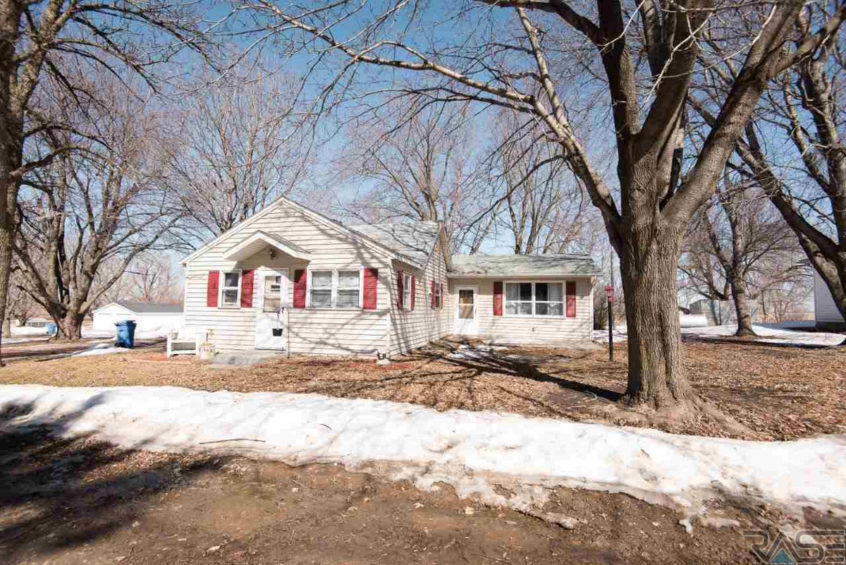 bsic's tweet image. I am looking for a buyer on 505 Geiser St #Larchwood #IA  #realestate tour.circlepix.com/home/J96P3L