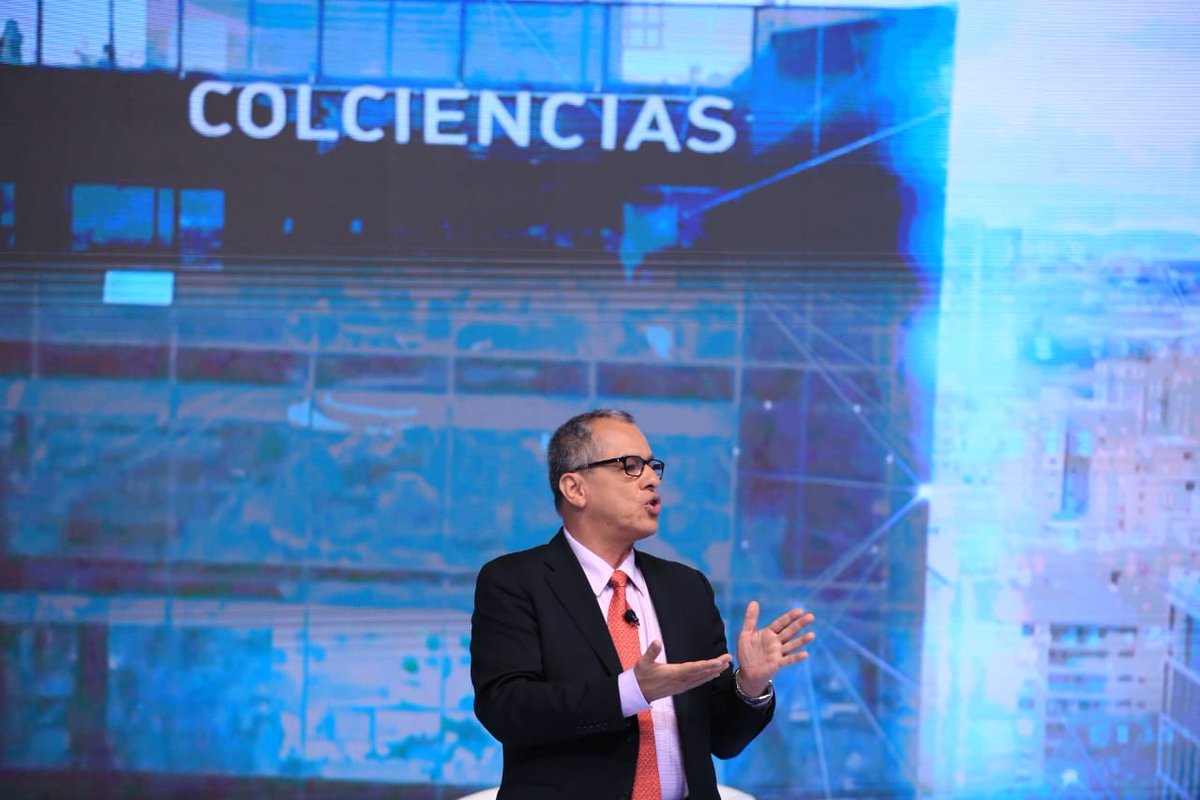 DiegoHdezLosada's tweet photo. El fondo de ciencia, tecnología e innovación del SGR formuló el plan bienal de convocatorias, el cual permitirá a los territorios mejorar los procesos de innovación y competitividad. #ColcienciasAvanza https://t.co/2EgLJZsJWp