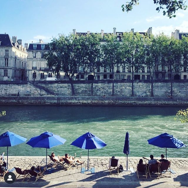 Paris Plages are officially up and running! 🏖 Read all about this Paris summer phenomenon and how to make the most of it on our latest blogpost by <a href="/sarah_gasper/">sarah gasper</a> . Link in bio! 📲 | Photo by <a href="/anne_flori/">hmmmmm.</a> ift.tt/2XyuPgV