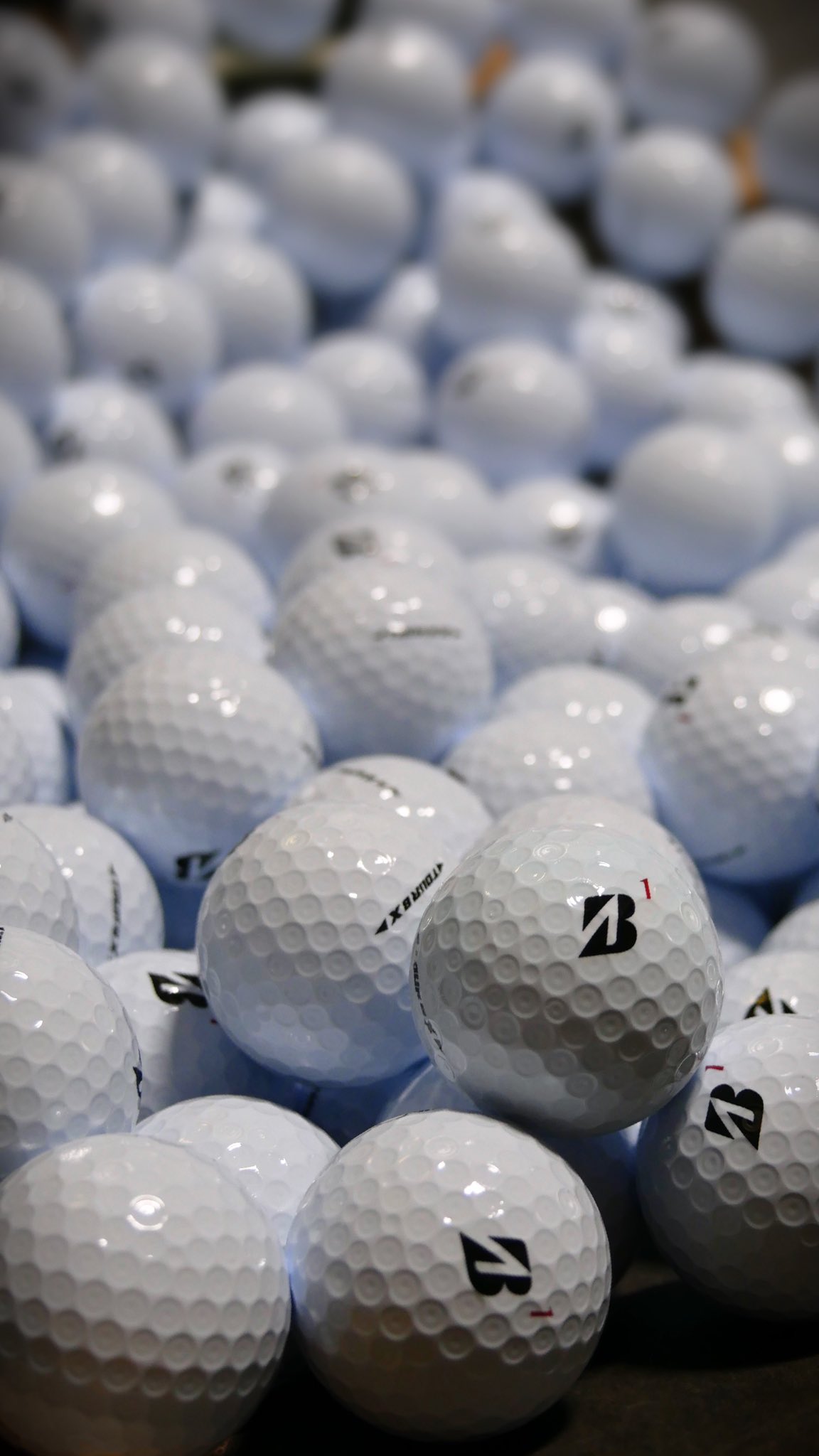 Bridgestone Golf Need A Fresh Wallpaper Here S Some Fresh Tourb Balls That Literally Were Made Today 1ballfitteringolf T Co Bx711gws7t Twitter