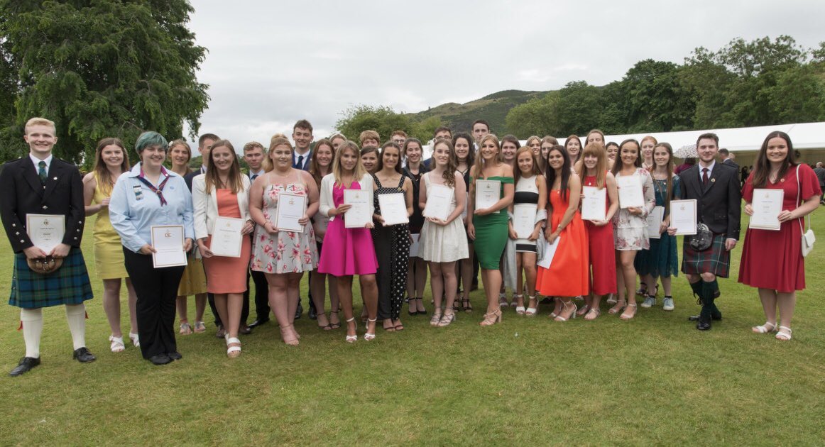 WWYPDougie's tweet photo. Aberdeenshire Gold DofE Awards at Holyrood Palace in #Edinburgh. #DofE #wwypabshire #cldabshire https://t.co/5PVumh8OL8
