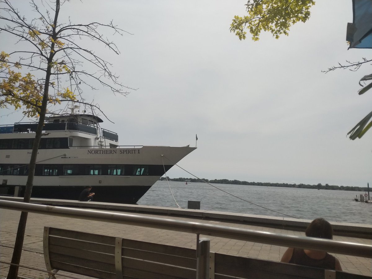 nbellotoronto's tweet photo. @eatJoeBird  tried #JoeBirdTO yesterday for first time . Boss treated us to delicious waterfront lunch there. @WaterfrontBIA https://t.co/Q80EUGu5L5
