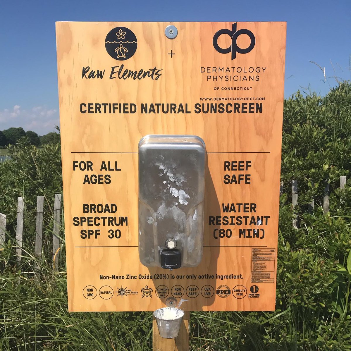 Spotted at the beach! <a href="/RAWELEMENTSUSA/">RAW ELEMENTS USA</a>​ ☀️ One of our in-kind sponsors of Rhode Island’s Annual Esophageal Cancer Walk/Run events! 

#EsophagealCancer #EsophagealCancerAwareness #AllPeriwinkleEverything™ #RhodeIsland #RI #Connecticut #CT #beach