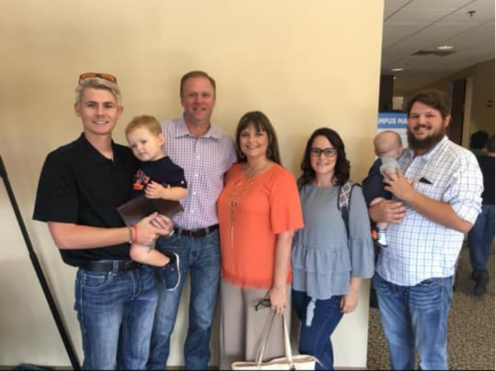 BearkatParents's tweet photo. Good morning! Meet our July Family of the Month, the Gradberg Family. They were featured in this month's Parents' Association Newsletter. Double check your junk mail or spam folders, and let us know if you are a Parents' Association Member and have not received your newsletter. https://t.co/X01kcEZ0Cd