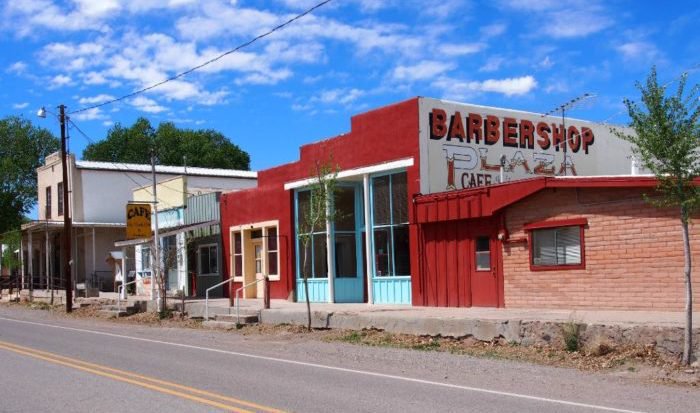 SantaFeNMTrue's tweet photo. The tiny town of Cerrillos NM has been the site of turquoise mining for hundreds of years. Long ago, Hollywood bigwigs discovered the town as a movie location. The town also boasts a state park &amp; St. Joseph’s Church. https://t.co/E6xkHxX8aN via @onlyinyourstate #santafenmtrue https://t.co/zt9CvD93nU