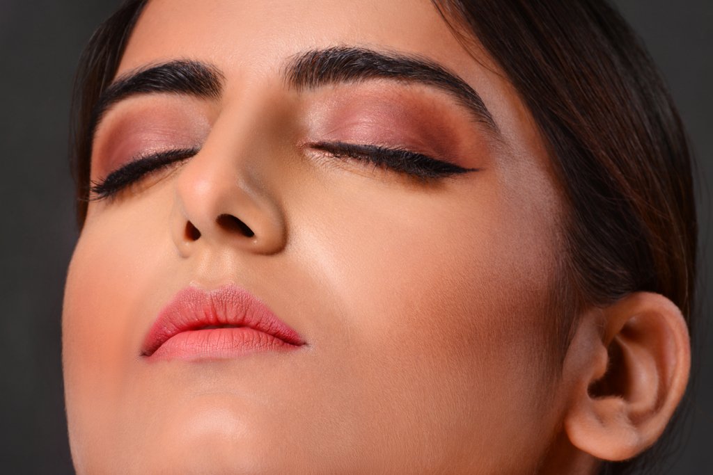 trySUGAR's tweet image. Raise your hands if you’re a nude makeup person! 
We love how flawless &amp;amp; natural this makeup by Valene Dsouza is!
In frame: Muskaan Khubchandani⁠

#trySUGAR #SUGARCosmetics #StunningModel #CreativeMakeup #FashionMakeup #MakeUpOfTheDay⁠ #NudeMakup #MySkinButBetter #SUGARFace