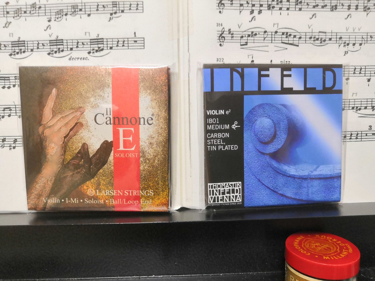 tad_neo's tweet photo. オマケA線セットと共に
#InfeldBlue も買った
今年は12月までほぼ毎月舞台が有るので
ドコでドレを張るのか悩むのもまた楽しい https://t.co/bQ2fspAG34