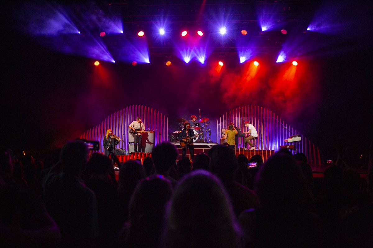 headandtheheart's tweet photo. Milwaukee + Kansas City + St. Louis!
Thank you for an incredible beginning to the #LivingMirageTour... We're just getting started! https://t.co/Rzjh20iSzd
