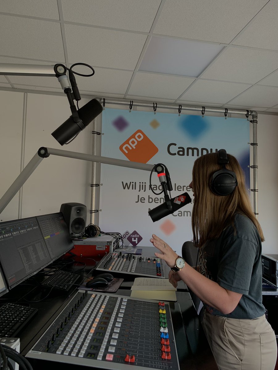 joystempher's tweet photo. Dit ben ik die doet alsof ze een leuk verhaal heeft. #npocampus https://t.co/BQhhwdX2uO