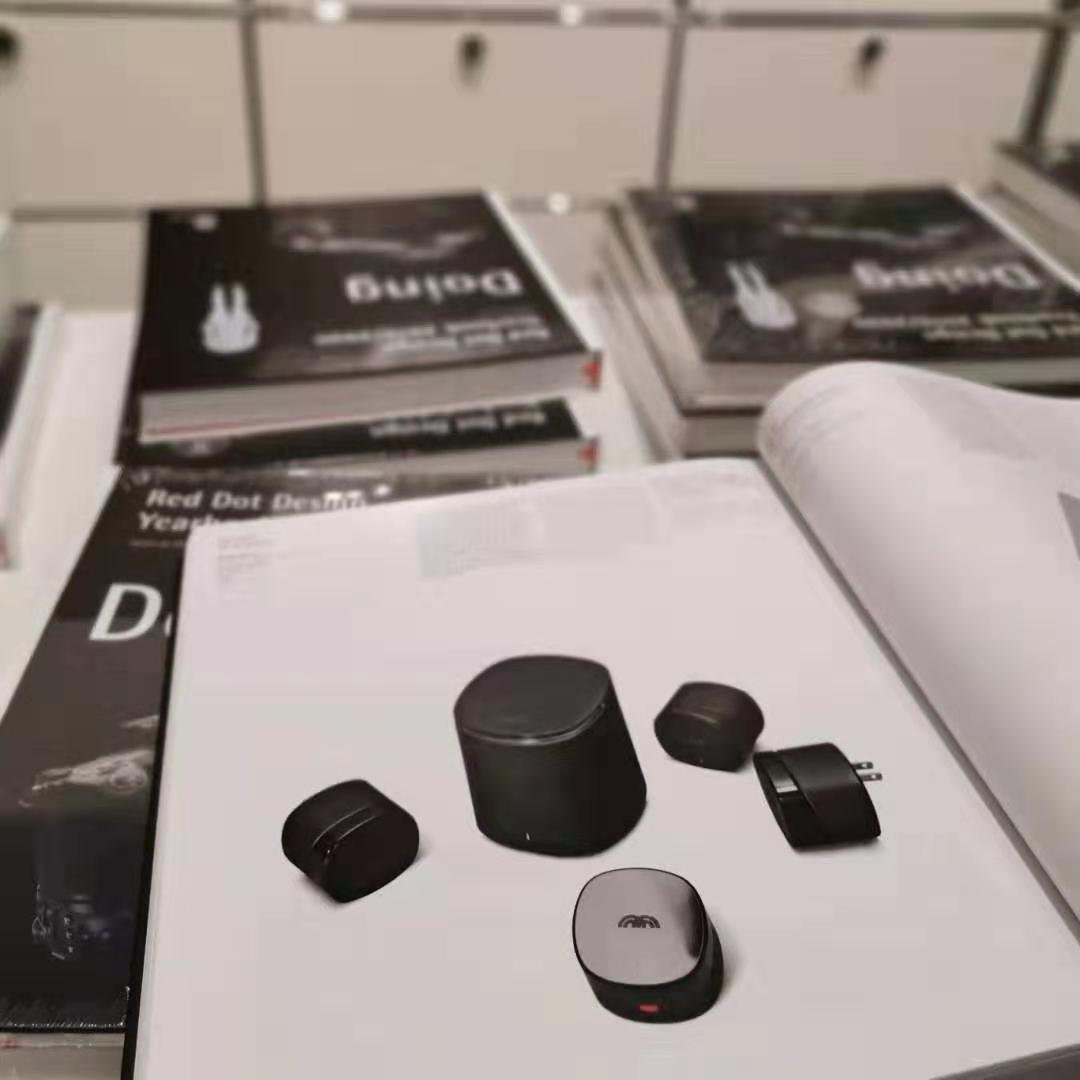 MerckuWIFI's tweet photo. This week our team is honored to be recognized by @reddot design for the product design of the @Merckuwifi M2 Hive system. Congratulations to all the other nominees and winners! #reddotgala #reddotwinners #designaward #awardceremony #designindustry #design https://t.co/YyUr7BuKF1