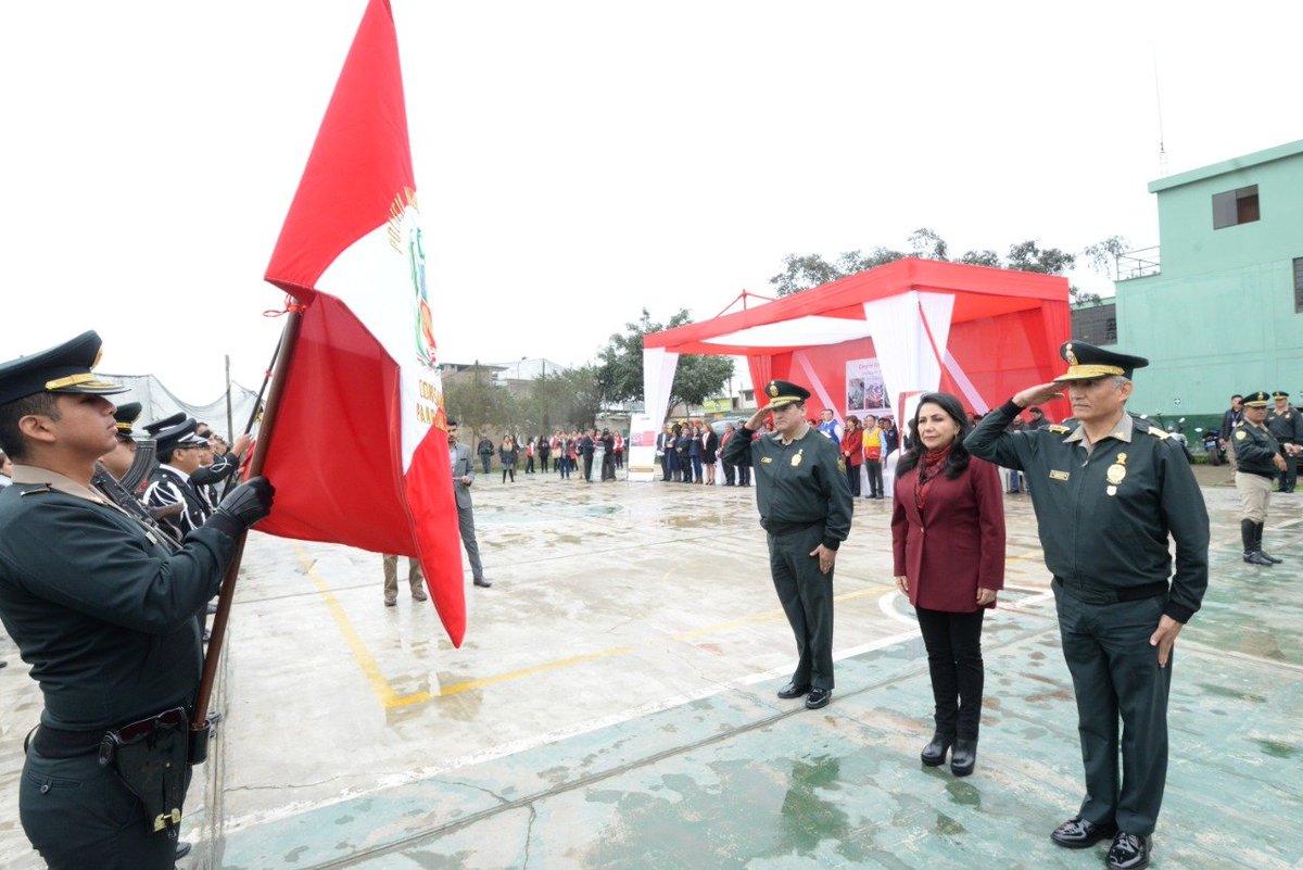 MimpPeru's tweet photo. 📸 Ahora | El @MimpPeru inaugura el Centro Emergencia Mujer en la comisaría Pamplona II en San Juan de Miraflores, para brindar atención integral las 24 horas del días los 7 días de la semana. 🤝  #NoMásViolencia https://t.co/Aa1wl2i2Ot