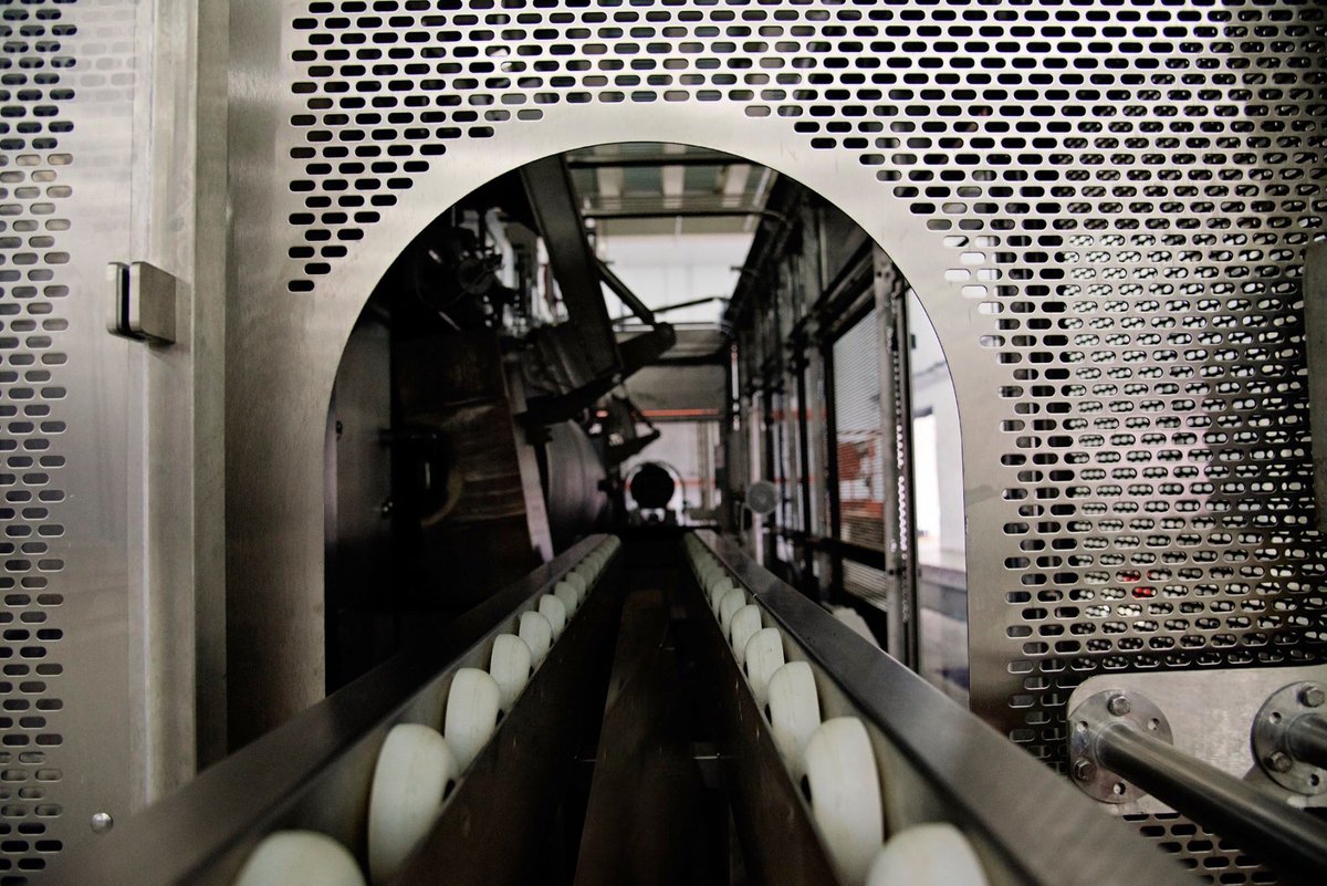 HPPTestKitchen's tweet image. HPP uses up to 87,000 PSI to inactivate pathogens and extend shelf-life. That is equal to the pressure placed on a water bottle when you stack 15 elephants on top of each other! And you thought your job was high pressure!?!?!