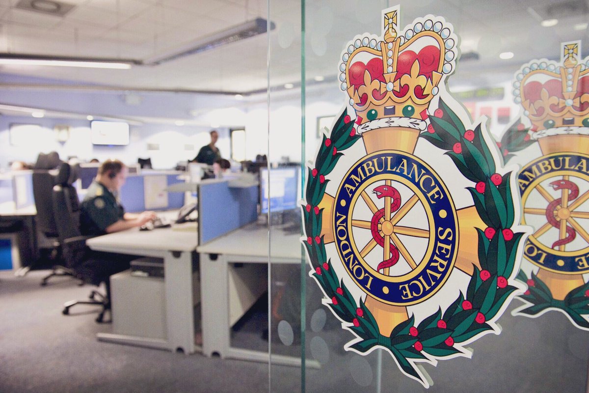 juleslockett06's tweet image. Today I have been with our #EOCHeroes @Ldn_Ambulance  looking at additional ways to  provide even more support for them to by way of further improving our patient care over the phone.
 #UnsungHeroes #BestJobEver