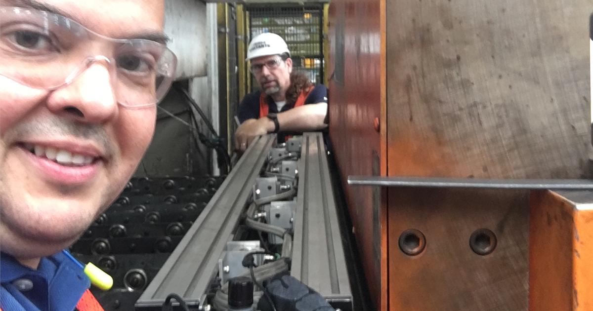 unistinc's tweet photo. Enrique Parra of Hemsa and Michael Biscorner of Unist installing a 58 in. Uni-Roller® S2 applicator in Mexico! #hemsa #unistinc #metalforming #unirollers2 #mexico #usa #spr2000
Learn more about the Uni-Roller® S2: https://t.co/b9iO5cNe5x https://t.co/R7OsJ9hzTv
