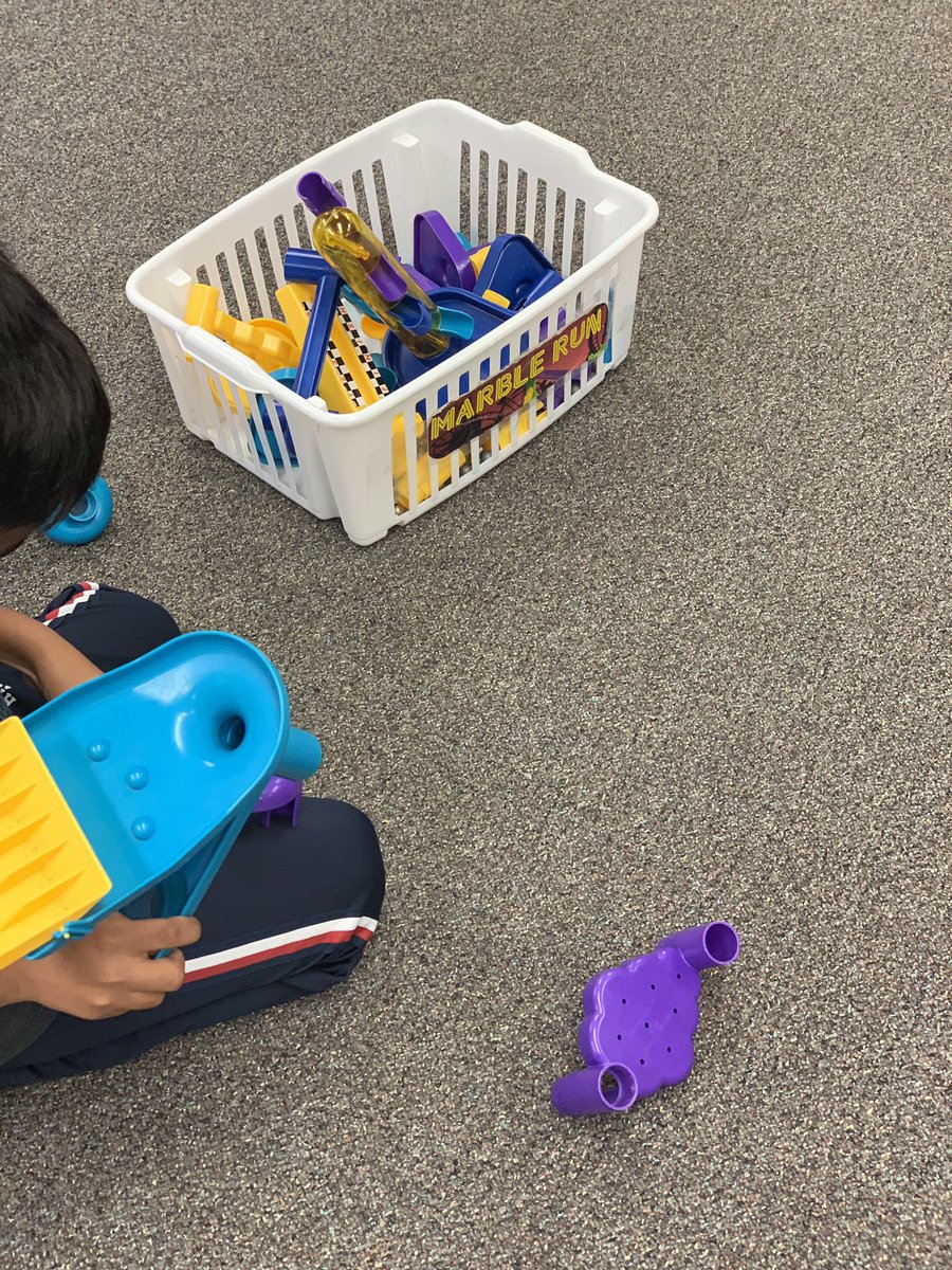 StrawberryKnoll's tweet photo. We had a great time with our paper chain challenge! Marble runs and painting topped off the afternoon. Come on out next Tuesday for a new challenge! https://t.co/RBYMRq5tfD