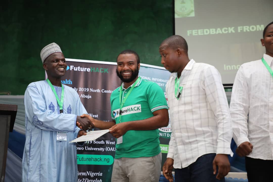NITDANigeria's tweet photo. The representative of #DGNITDA, @DrIsaPantami, Engr Salisu Kaka acknowledging the top 3 innovators  during the North West Edition of #FutureHACK Hackathon on eAgriculture held at Ahmadu Bello University, Zaria. #NITDA19 
1. Agrico
2. DeepNeks
3. GreenTech https://t.co/etyXrNKK6Q