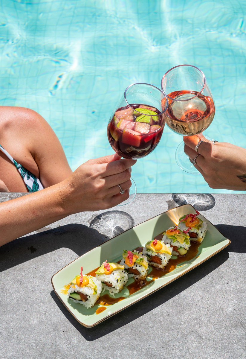PoolsideYYC's tweet photo. Cocktails &amp; snacks by the pool? Yes please ☀️

The sun is coming out to play for the rest of the week so you should too!
#PoolsideYYC #YYCPatios #GoodVibes #SummerTime #NoPlaceWedRatherBe https://t.co/1CVdUgdoZZ