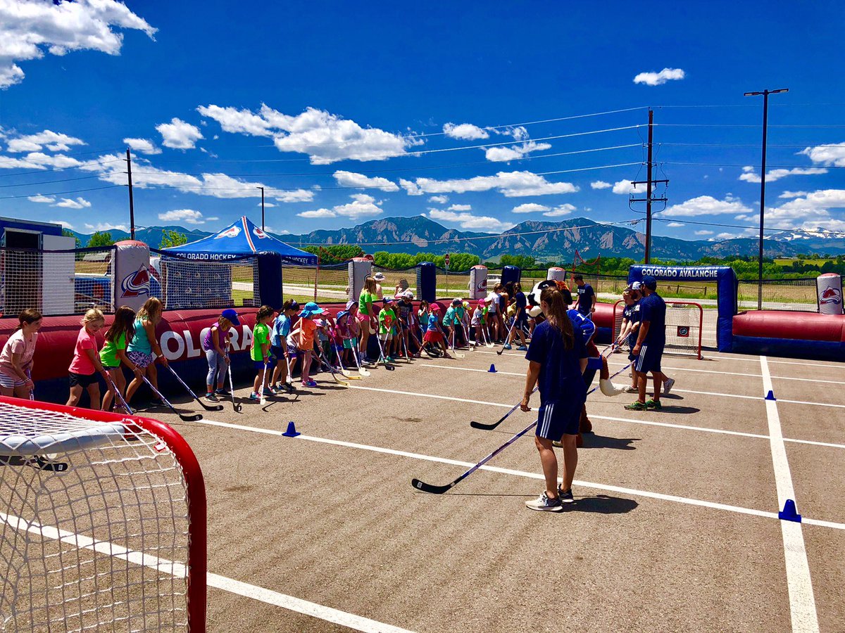 AvsYouthHockey's tweet photo. What a great afternoon at Douglas Elementary! These little ladies are great at street hockey! #AvsGameOn https://t.co/xGC3znu8ET